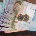В Речице девушка нашла в такси чужой кошелек и стала фигуранткой уголовного дела