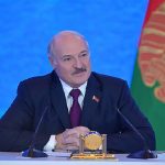 Лукашенко поздравил соотечественниц с Днем женщин