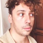Максим Галкин высмеял охоту папарацци на его замок