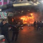 В Баку горит крупный торговый центр