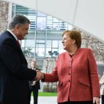Меркель объяснила, зачем пригласила Порошенко в Берлин