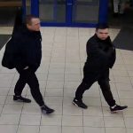 В Гомеле ищут парней, которые сняли деньги с чужой карточки