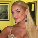 Волочкова вызвала Собчак на «дуэль» и пригрозила шпагатом