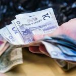 Минчанин украл деньги у младшего брата, чтобы выпить с друзьями