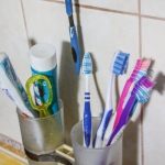 Женщина съела бутерброд с зубочисткой и скончалась
