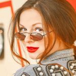 Фанаты в шоке. В Сети появился снимок певицы Нюши без макияжа