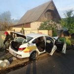 Таксист в Витебске сбил опору электропередач: провода подожгли дом