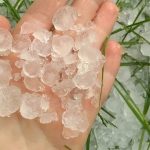 В Лельчицах бушевала стихия: город засыпало крупным градом