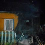 В Орше спасатели вынесли пенсионерку из горящего дома