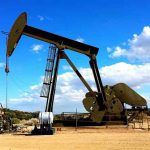 Цена нефти Brent рухнула ниже $62 впервые с февраля