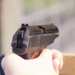 Мужчина застрелил подругу во время интима