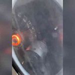Ужас в небе. На высоте 10 км у пассажирского самолета разрушился двигатель