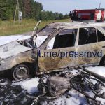 В Светлогорском районе автомобиль и скутер сгорели после столкновения, два человека пострадали