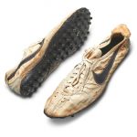 Пару кроссовок Nike продали на аукционе почти за $440 тысяч