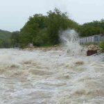 В Мексике поток воды смыл группу туристов: погибли 8 человек
