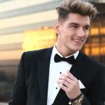 Алексей Воробьев пообещал подарить поклонницам свое нижнее белье