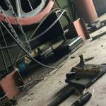 Оборвался трос: в многоэтажке лифт насмерть придавил рабочего
