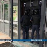 В Бресте ночью парень с топором разнес гипермаркет. Милиции пришлось стрелять