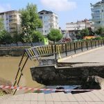 В Турции рухнул мост с людьми