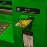 «Беларусбанк» вводит комиссию за снятие наличных в некоторых банкоматах