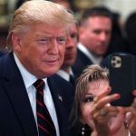 Импичмент Трампа: почти половина американцев — за