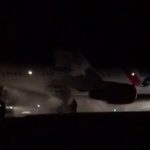 В РФ самолет совершил аварийную посадку: почти 50 пострадавших