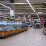 Сколько денег оставляют белорусы в магазинах и ТЦ в день