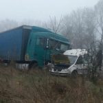 Трое белорусов погибли при столкновении фуры и микроавтобуса под Смоленском
