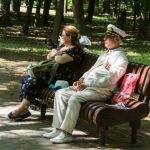 Власти обещают поднять пенсии до 40 % от средней зарплаты. Из-за каких регионов это не удается сделать
