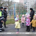 Воспитанники оршанского яслей-сада № 3 вместе с сотрудниками ГАИ и педагогами на несколько часов стали жителями страны «Дорожная»