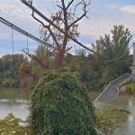 Во Франции рухнул автомобильный мост, есть жертвы