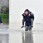 Непогода во Франции: обесточены тысячи домов, есть жертвы