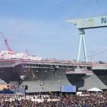 В США спущен на воду авианосец Джон Кеннеди