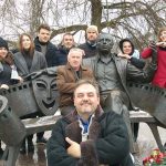 ВЯЗЬМА АПЛОДИРУЕТ СТОЯ