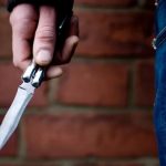 Сын зарезал отца, который пытался убить его и чуть не убил мать
