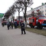 В Орше горела квартира: работниками МЧС были спасены женщина и её дочь, эвакуированы 4 человека