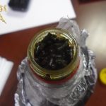 Почти килограмм некурительной табачной смеси «насвай» выявили таможенники в личном багаже