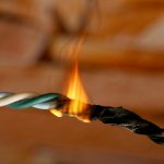 Неисправная электропроводка может стать причиной возникновения пожаров