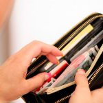 В Орше пенсионерка в магазине украла чужой кошелек