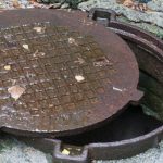 Таксисты из Орши занимались кражами канализационных люков