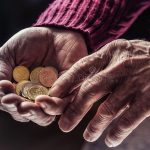 Угрожали отрубить пальцы. В оршанском районе двое мужчины совершили разбойное нападение на дом пенсионера