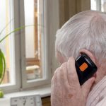 Пенсионер из Орши лишился более 90 000 рублей после общения с мошенниками