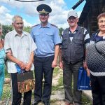 Оршанские милиционеры поздравили с 90-летием ветерана Леонида Вострякова